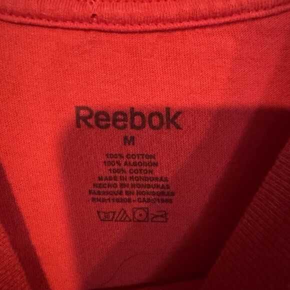 Reebok Chicago Blackhawks NHL M T-Shirt Red Short Sleeve Logo Tee Hockey Fan - Picture 4 of 7